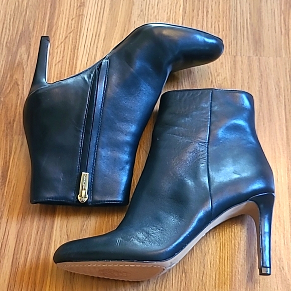 Vince Camuto Ankle Boot - Picture 1 of 7